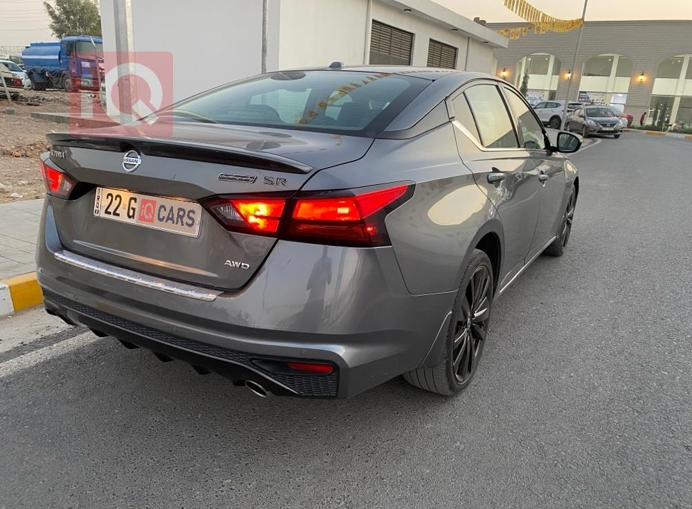 نيسان ألتيما